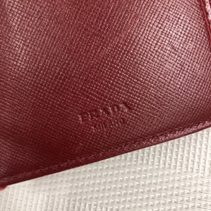 【IT4AW2YCI36Q】PRADA プラダ 二つ折り財布 財布 ウォレット 赤 レッド ボルドー 黒 ブラック カード収納 小銭入れ 革小物の画像10