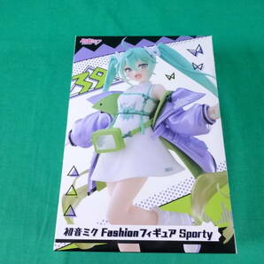 08/H739★初音ミク  Fashion フィギュア Sporty★未開封の画像1