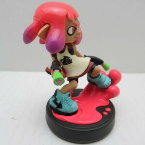 61/Q792★amiibo アミーボ スプラトゥーンシリーズ 【ガール:ネオンピンク】★アミーボ本体 単品★黄ばみあり★動作確認済/初期化済 中古の画像4