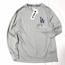 ◎137新品【メンズM】灰グレー MLB公式　ロサンゼルス・ドジャース　ドライメッシュ　ロングTシャツ ワンポイントロゴ　大谷翔平　山本由伸_画像2