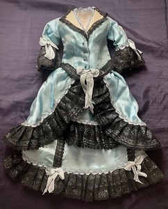 ビスクドール用ドレス 56-58cmの人形用 ファッションドールなどの細身の人形に適したドレス イギリスの専門工房 ターコイズブルー