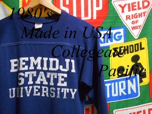 ★小さめなサイズをお探しの方に★Made in USA製アメリカ製Collegiate PacificビンテージカレッジプリントTシャツフットボール80s80年代紺S