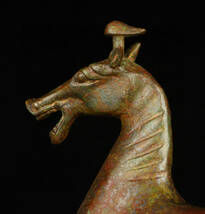 ▽鴻▽ 東漢 青銅製 馬踏飛燕 置物 古賞物 中国古玩 中国古美術_画像8