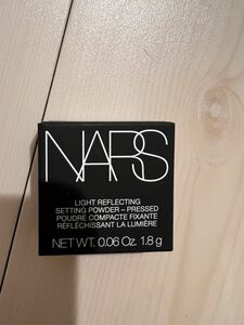 新品【NARS】ライトリフレクティングセッティングパウダープレストN1.8g