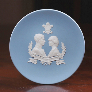 【開】英国王室御用達『ウェッジウッドWedgwood』 ブルージャスパー 1981ロイヤル・ウェディング 10.5cmラウンドトレイ ST30