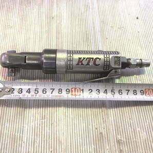 11149 中古 エアラチェットレンチ KTC 差込角1/4 9.5mm エアツール 締め 緩め 修理 分解 工作 ボルト ナット スパナ 自動車整備機械工具の画像7