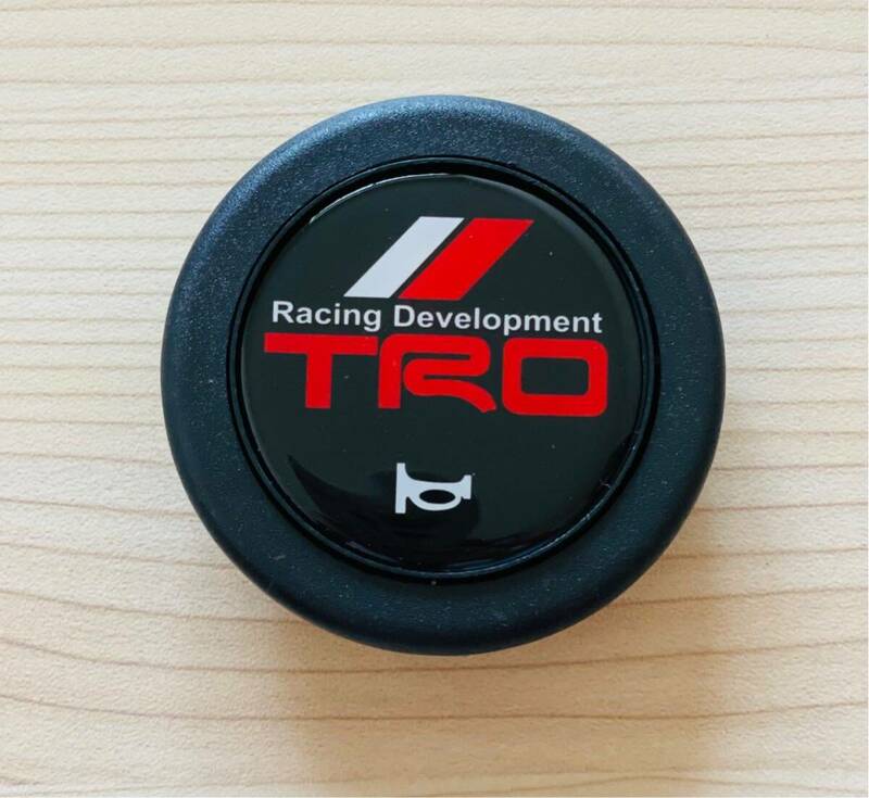 トヨタ　TRD ホーンボタン 未使用品momo サイズ