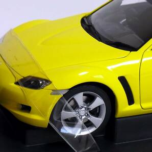 オートアート 1/18 マツダ RX-8 2003 ライトニングイエローの画像3