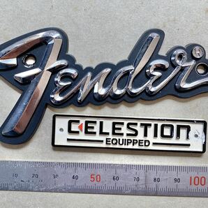 Fender フェンダー エンブレム ビス穴２個 ロゴ 銘板 ギターアンプ CELESTION EQUIPPED 2個セット あなたのケース等に貼ってみませんかの画像2