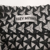 ISSEY MIYAKE 3D スチームストレッチ フレアスカート IM54FG528 サイズ2 ブラック グレー イッセイミヤケ 4-0318G 234658_画像3