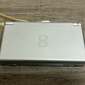 ☆ DSLite ☆ ニンテンドーDS Lite グロスシルバー 動作品 本体 アダプター タッチペン 付属 Nintendo DS GBA ニンテンドー 任天堂 5378の画像2