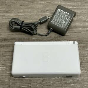 ☆DSLite ☆ ニンテンドーDS Lite クリスタルホワイト 動作品 本体 タッチペン アダプター 付属 Nintendo DS GBA ニンテンドー 7520の画像1