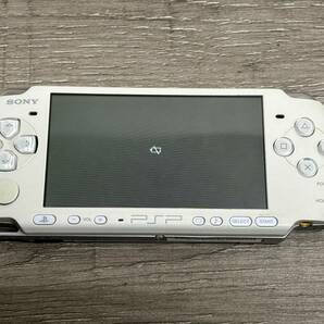 ☆ PSP ☆ プレイステーションポータブル PSP-3000 セラミックホワイト 動作品 本体 のみ Playstation Portable SONY バッテリー欠品 7270の画像1