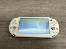 ☆ VITA ☆ Playstation VITA PCH-2000 ホワイト 動作品 本体のみ プレイステーション ヴィータ PSVITA _画像1