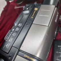 401【Hi8/Video8テープ/再生/外部出力OK】SONY 8mmビデオカメラ CCD-TR290 NTSC ソニー Handycam本体+L型バッテリー/AC充電器等 ダビング_画像4