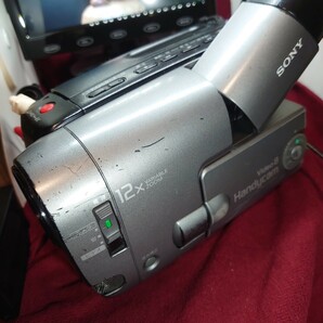 423【Video8テープ/録画再生/外部出力OK】SONY 8mm ビデオカメラ CCD-TRV11 ソニー ハンディーカム本体 バッテリー AC充電器ケーブルセットの画像10