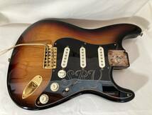 ● Fender USA SRV Stratocaster Body ピックアップ パーツ付属 フェンダー ストラト ボディ スティービーレイヴォーン 1992年製？_画像1