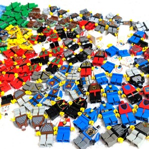 LEGO★正規品 125体分 お城シリーズ ミニフィグ ボディ 大量 同梱可能 レゴ お城シリーズ キャッスル キングダム 兵士 騎士 ナイト 兜 鎧の画像1