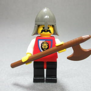 LEGO★143 正規品 ロイヤルキング 兵士 ミニフィグ 同梱可能 レゴ お城シリーズ キャッスル キングダム 兵士 ナイト 騎士 甲冑の画像1