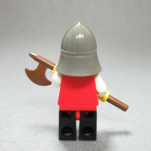 LEGO★143 正規品 ロイヤルキング 兵士 ミニフィグ 同梱可能 レゴ お城シリーズ キャッスル キングダム 兵士 ナイト 騎士 甲冑の画像2