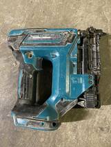 マキタ makita 充電式ピンタッカ 14.4V 本体のみ PT352D 電動工具 　動作確認済み_画像2