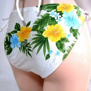 ★☆訳あり【ヤシの木＆水色イエロー花柄入り白ハイレグビキニ水着】☆★の画像4