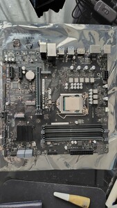 [中古] Intel corei5 11400F（付属cpuクーラー付）及びASUS G10CESマザーボードセット
