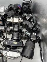 Y04139　【ジャンク】カメラまとめて PENTAX OLYMPUS Canon Nikon MINOLTA _画像3