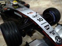 説明必読 訳あり 1/18 ミニチャンプス マクラーレン メルセデス MP4-20 2005 MINICHAMPS McLaren Mercedes_画像6