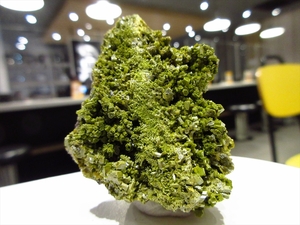外国産鉱物標本　中国産　パイロモルファイト(緑鉛鉱)