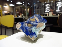 外国産鉱物標本　パキスタン産　アラゴナイト(霰石)/アズライト(藍銅鉱)_画像2