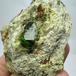 外国産鉱物標本 イラン産 デマントイド(灰鉄柘榴石)の画像5