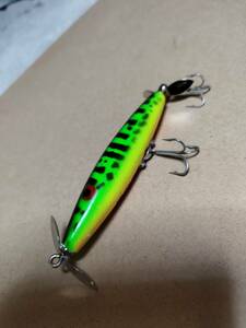 【お買い得】ヘドン　HEDDON ダイイングフラッター　ウッド　WOOD