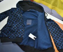 【SAZAN】 ルイヴィトン LOUIS VUITTON モノグラム ジップスルージャカードフーディ XL RM2319(2回着用のみ極美品)★LV_画像3