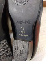 【F447】 菊地武男の靴 レザー パンプス ヒール シューズ 22.0cm EEE ブラック レディース_画像8