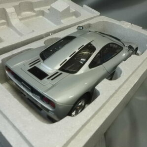 オートアート 1/18 マクラーレン F1 ロードカー シルバー 未展示品 Autoart McLAREN F1 ROAD CAR magnesium silverの画像5