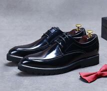 ビジネスシューズ メンズ 本革 レザーシューズ 職人手作り 光沢 革靴 上質 フォーマル 紳士靴 大人気 黒です 27.0cm_画像6