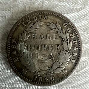 【家族私物】1840年、1899年 イギリス領インド Half Rupee 銀貨 東インド会社 2枚おまとめの画像3