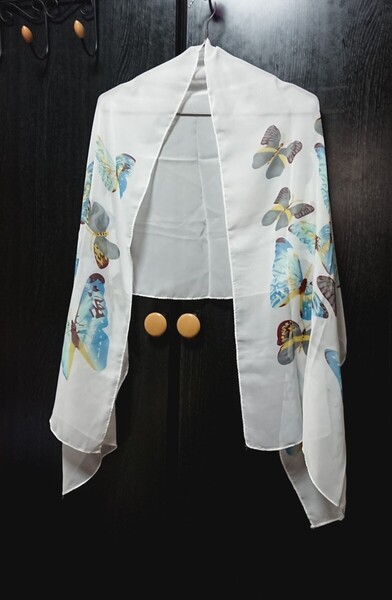新品 バタフライ 蝶々 スカーフ ロングスカーフ 白 少し訳あり 春夏 エレガント ナチュラル お姉 ageha 韓国 ゴシック 姫