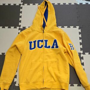 UCLAパーカー