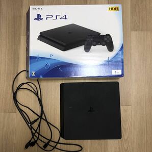 【中古】【送料無料】PS4ブラック 本体 CHU-2100B Jet Black メモリ 1 TB（初期化済）の画像1