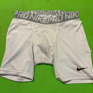 ナイキ ショートタイツ NIKE サッカー　インナー