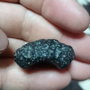 17ｇ 異形 隕石 インドシナイト  ブラック テクタイト タイ 独自保証 。の画像7