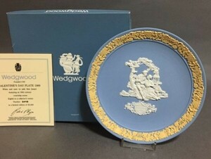 ◎WEDGWOOD ウェッジウッド 限定品 ３色ジャスパー　1989 バレンタイン プレート◎ri箱付