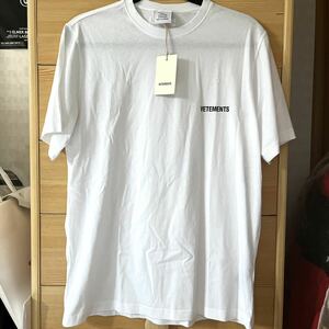 [新品未使用]VETEMENTS 反転ロゴ フロント/バック Tシャツ