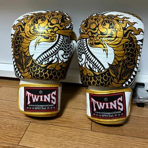 Twins special ツインズスペシャル　16OZ ライジン ドラゴン　龍　白　本革　グローブ