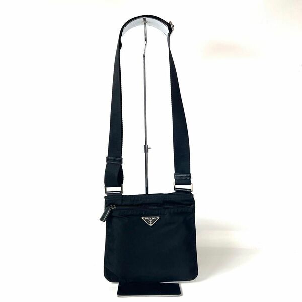 PRADA プラダ　ナイロン　ショルダーバッグ　ブラック　ロゴプレート　レディースバック　ブランド　中古　正規品　 バッグ