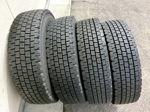 ★ 225/80R17.5 123/122L ★ 4本セット ★ DUNLOP ★ DECTES SP081 約14㎜　良品スタッドレス　4t　ユニック　225/80/17.5