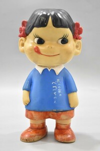 希少 当時物 不二家のペコちゃん 園児服 ソフビ 昭和30年代 人形 21.5cm 幼稚園児 昭和 レトロ 企業物 ビンテージ 玩具 RK-894S/000