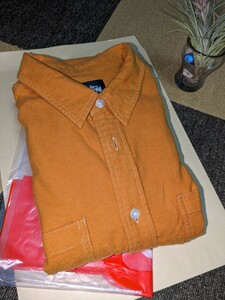 stussy　長袖シャツ　メンズ　Mサイズ　オレンジ（山吹色）　ストゥーシー　梱包済